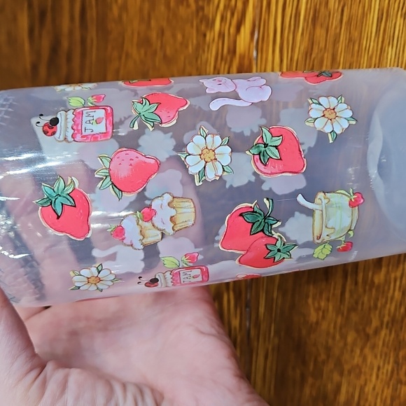 Zak! Strawberry Shortcake Water Bottle - Picture 7 of 8